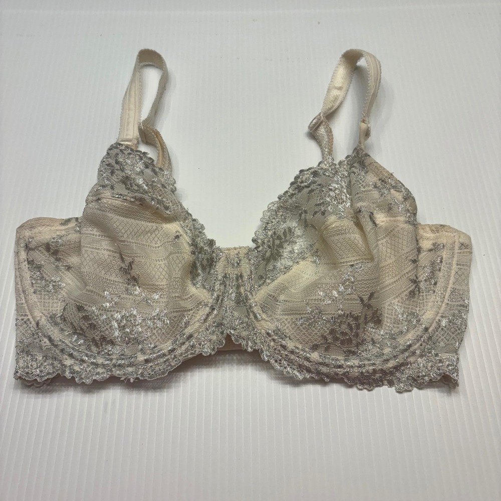 Wacoal Embrace Lace Underwire Bra Women 32DD Cream Silver Metallic Floral 65191